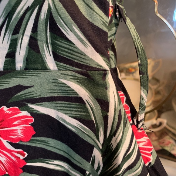 Looking Glam tropical swing dress - Picture 4 of 5